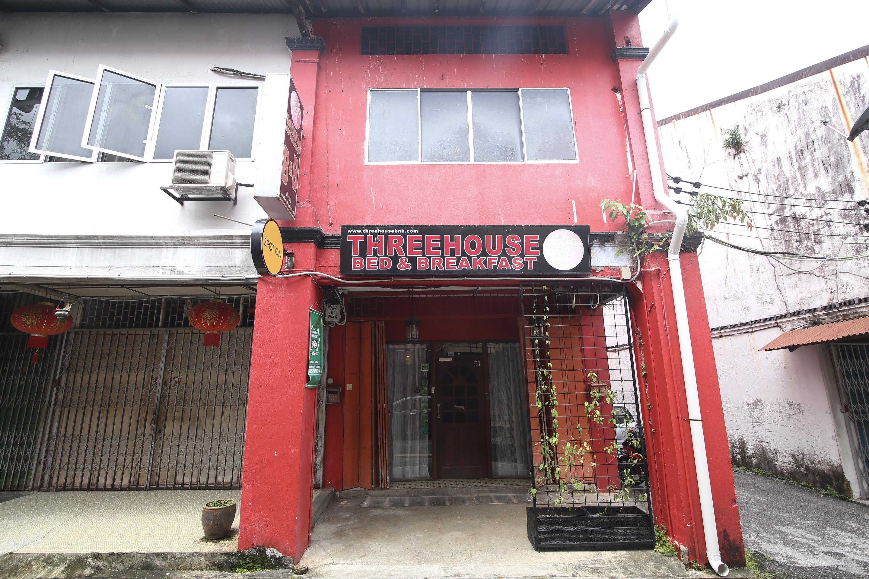 Spot On 90141 Threehouse Bed & Breakfast Kuching Exterior foto