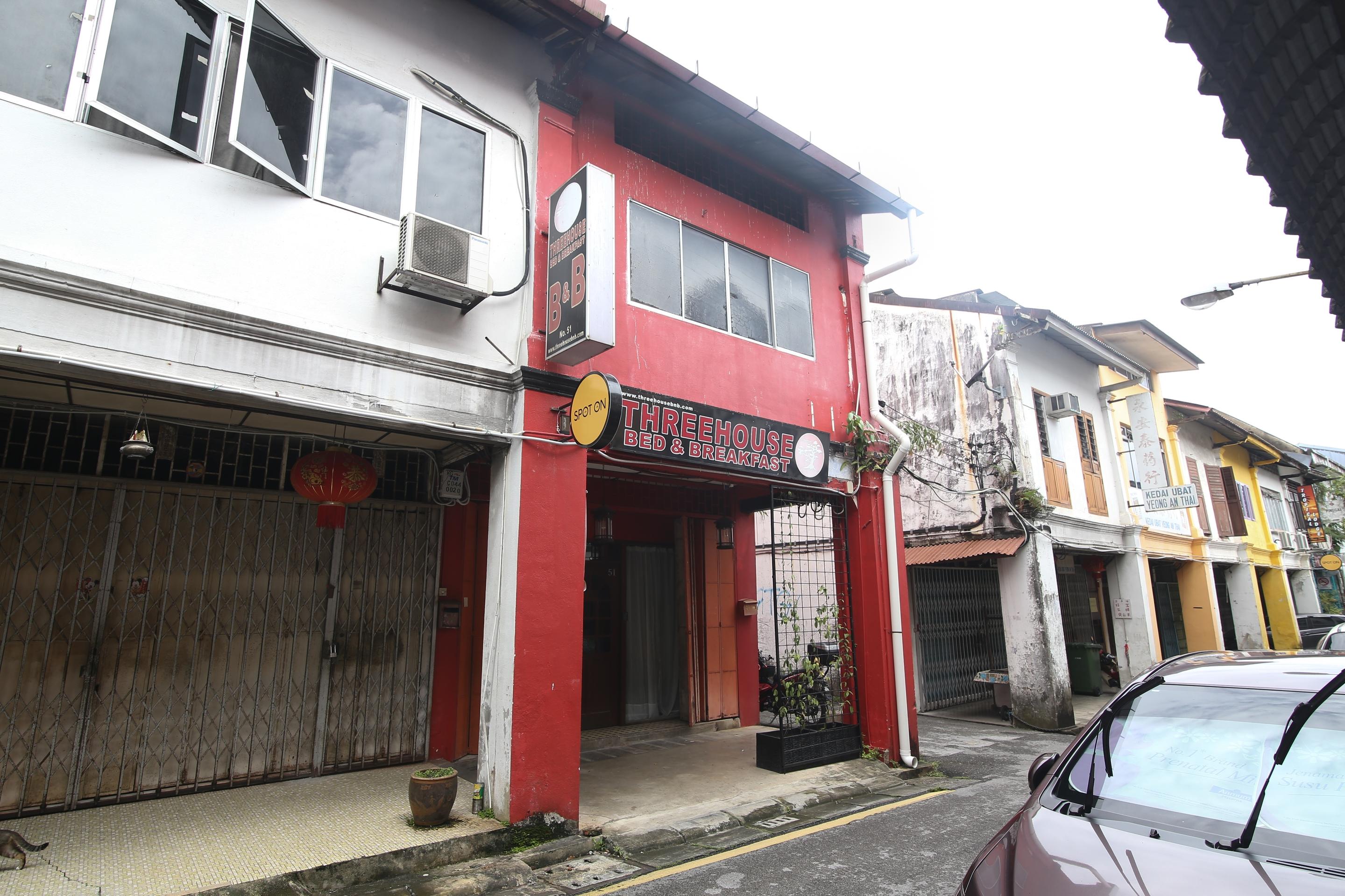 Spot On 90141 Threehouse Bed & Breakfast Kuching Exterior foto